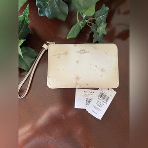 NWT Coach Corner Zip Wristlet Wallet with Shooting Stars